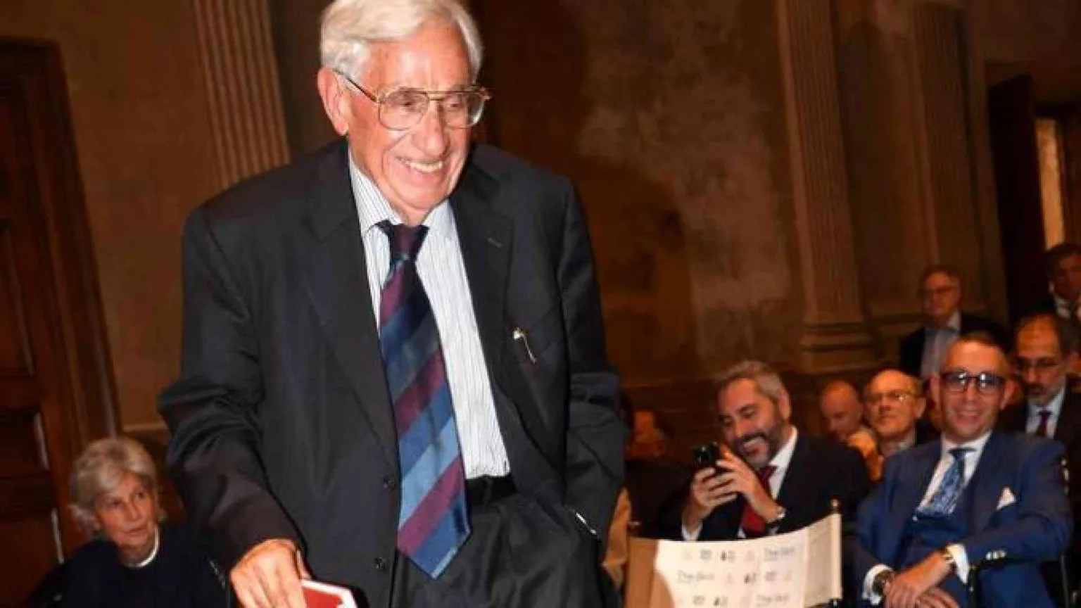 Fazio: «Ecco come si può riformare l'euro»