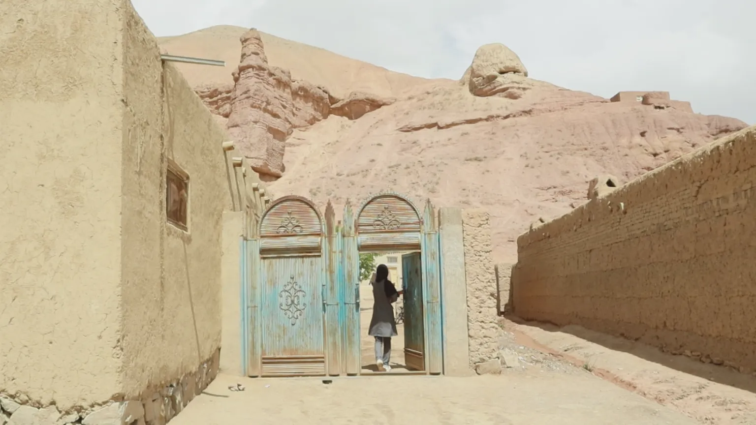 Con le ragazze afghane nella “scuola che non c’è”: il docufilm di Avvenire