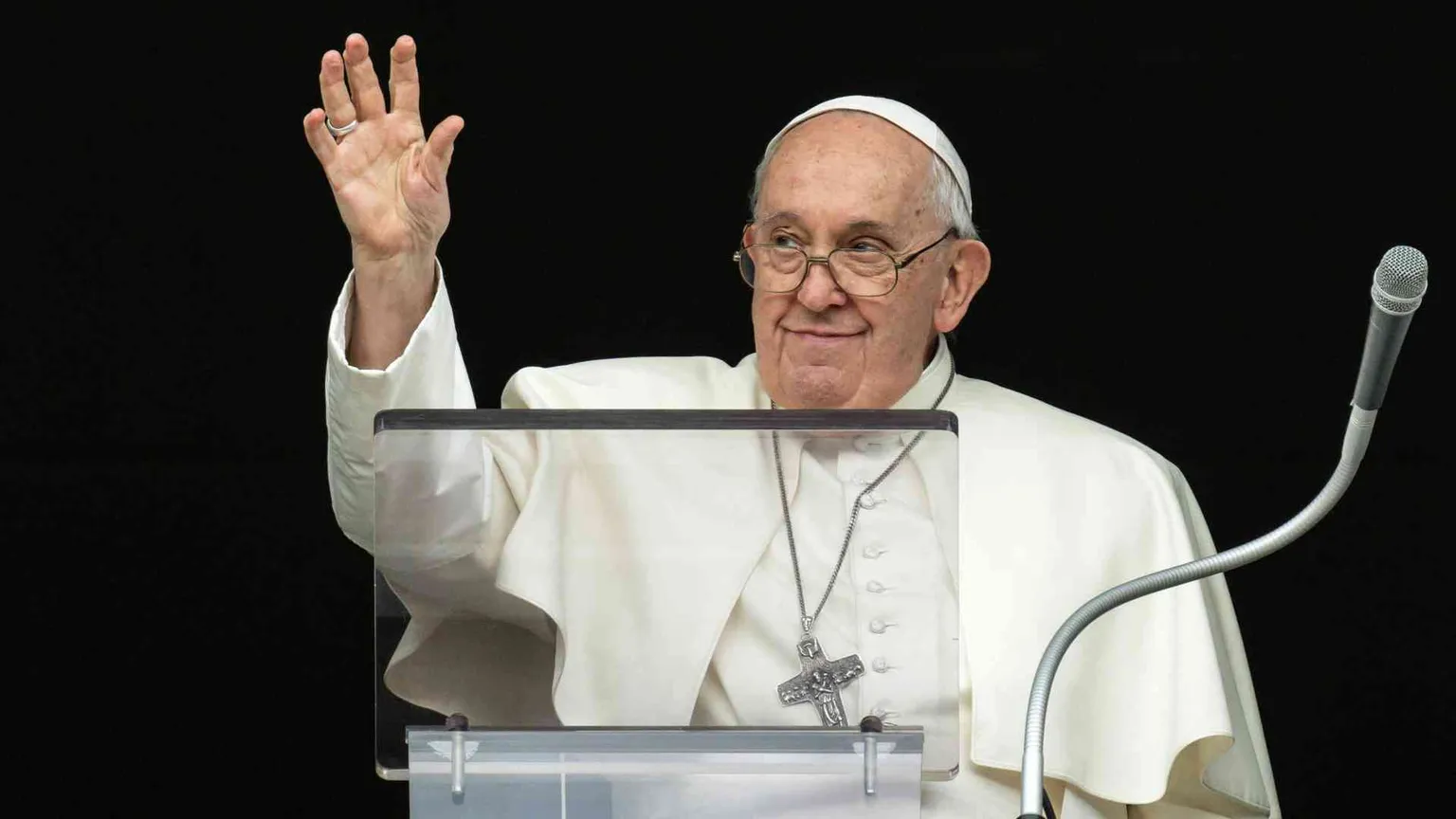 Il Papa: «Basta fratelli, fermate le armi!»