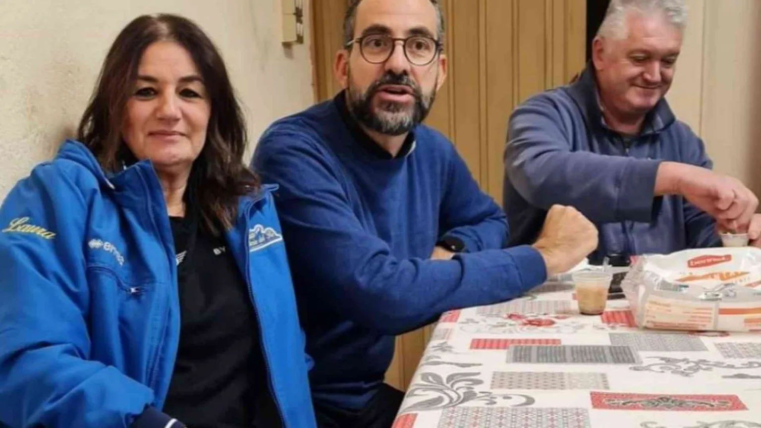 Chiude l'unico bar del paese, apre il "Caffè del Don"