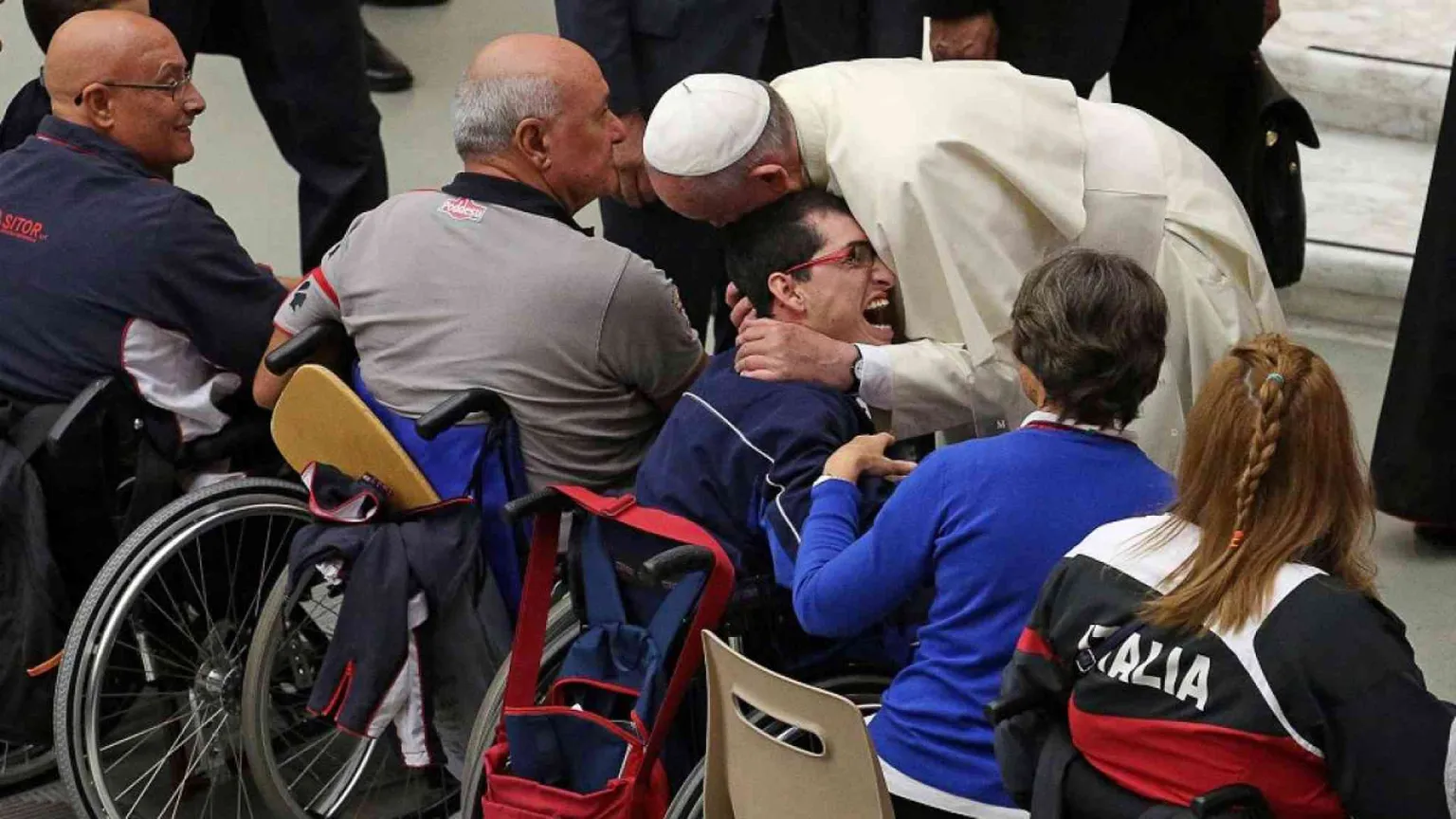 "La medicina non sia a pagamento e disumanizzante"