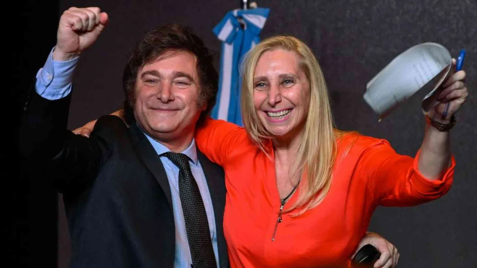 Chi è Milei, l'ultraliberista di destra eletto presidente dell'Argentina
