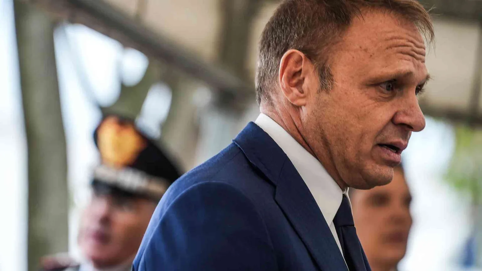 Lollobrigida ferma il Frecciarossa, opposizioni all'attacco: si dimetta