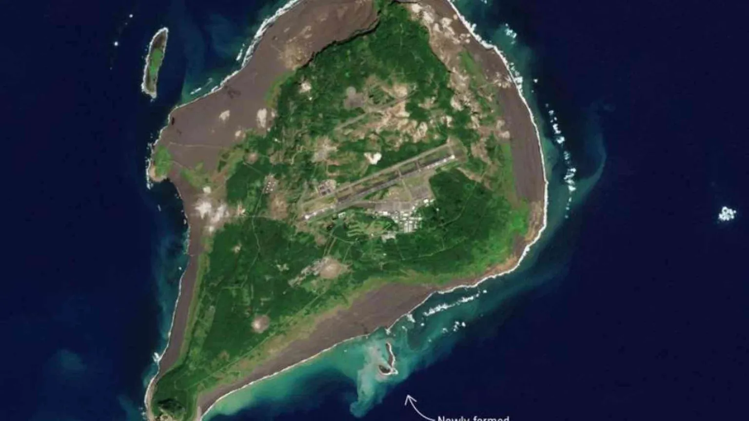 L'isola che non c'è (nata da un'eruzione) resiste all'erosione del mare