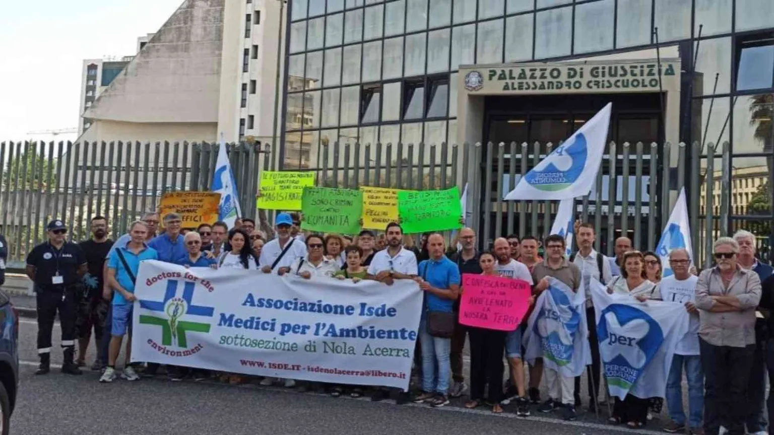Terra dei Fuochi, l'ultima beffa: «Chi ha inquinato riavrà i suoi beni»