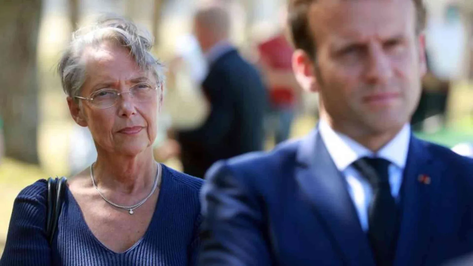 Macron «abbandona» Borne: cercasi nuovo premier a Parigi
