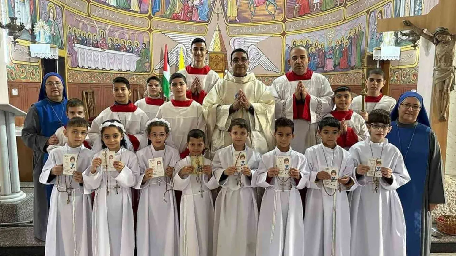 Il catechismo continua oltre la guerra: Prima Comunione per i bimbi di Gaza