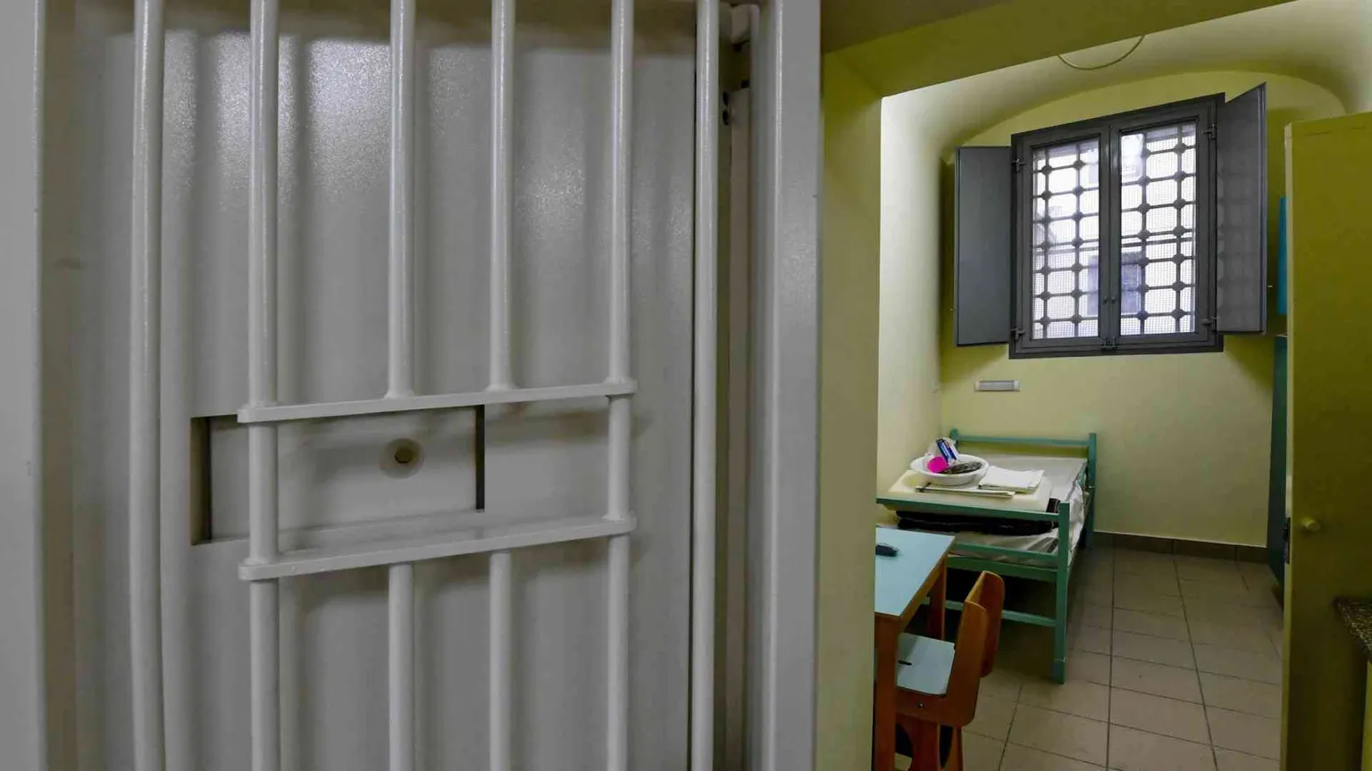 Più detenuti nelle carceri, e non si fermano i suicidi