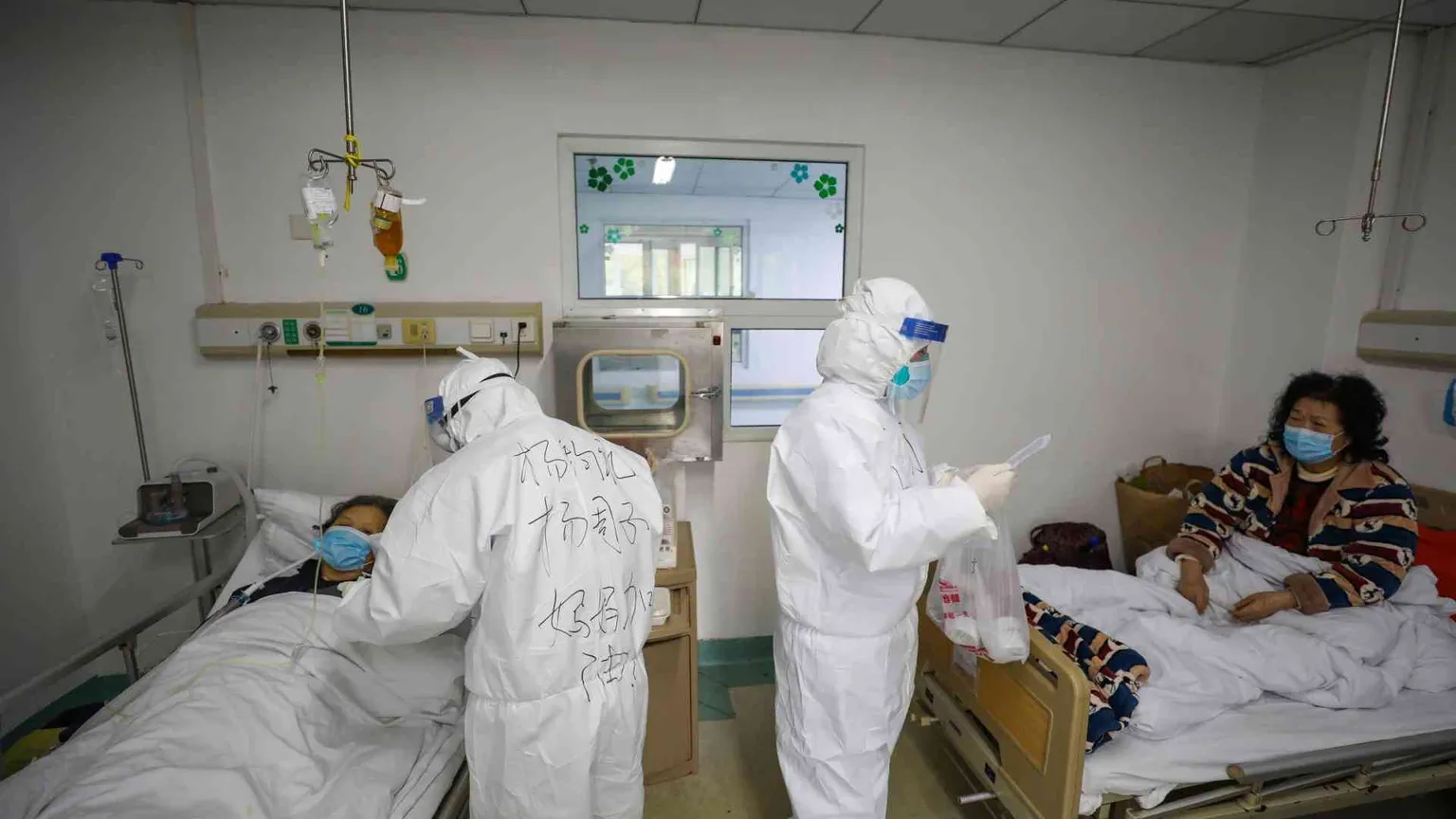 Covid, «la Cina isolò il virus 15 giorni prima di darne l'annuncio»