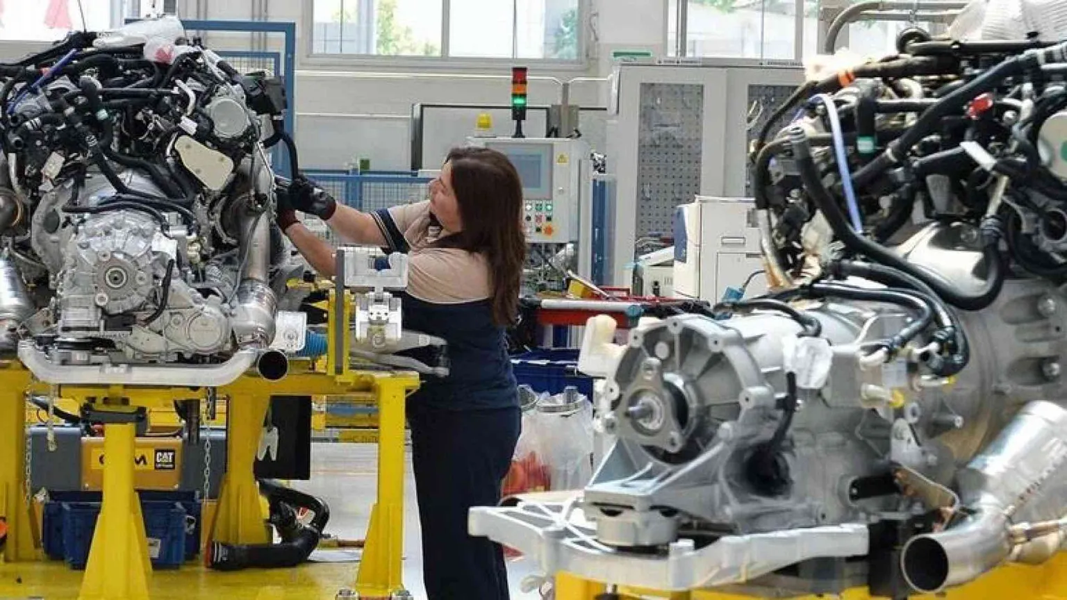 Riconvertire le aziende all'elettrico, l'auto prova a fare l'impresa