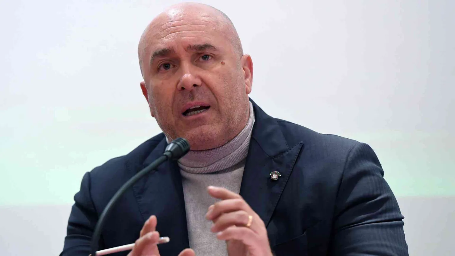 Maschilismo e volgarità, le nuove frasi choc del sindaco Bandecchi
