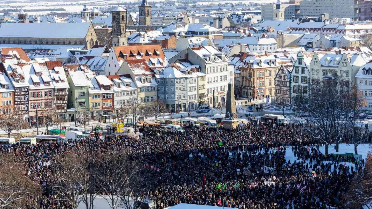 Germania in piazza contro l'estrema destra