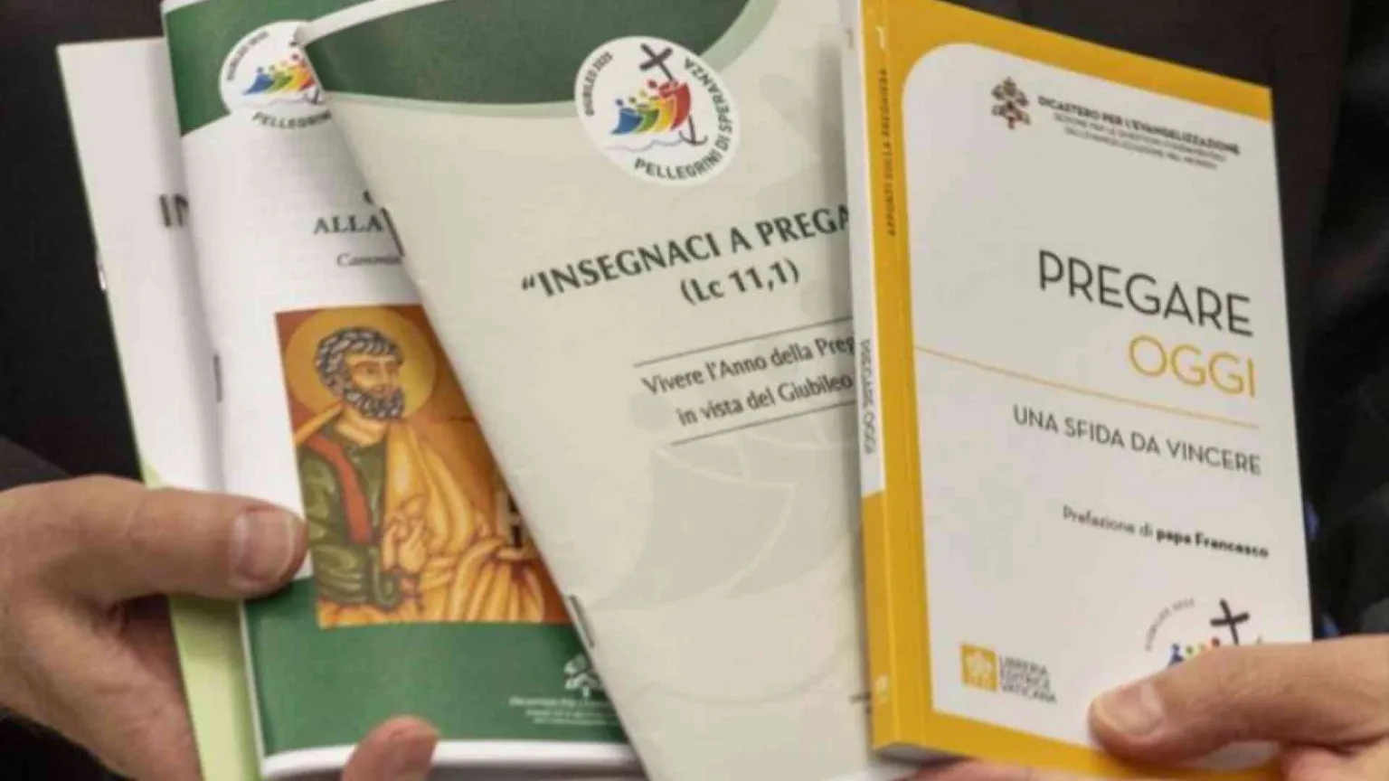 «Scuola di preghiera» verso il Giubileo. Fisichella: cammino di spiritualità