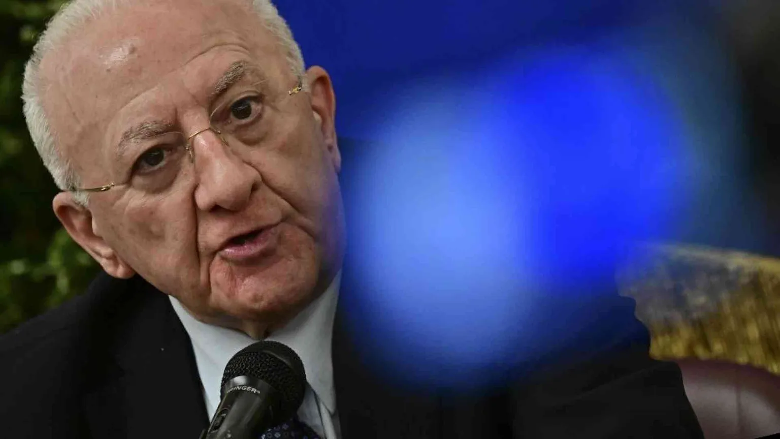 De Luca dovrà risarcire 100mila euro allo Stato