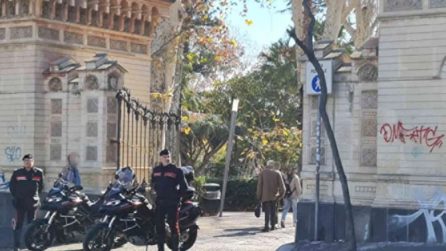 Violenza di gruppo su una ragazzina di 13 anni, sette fermati