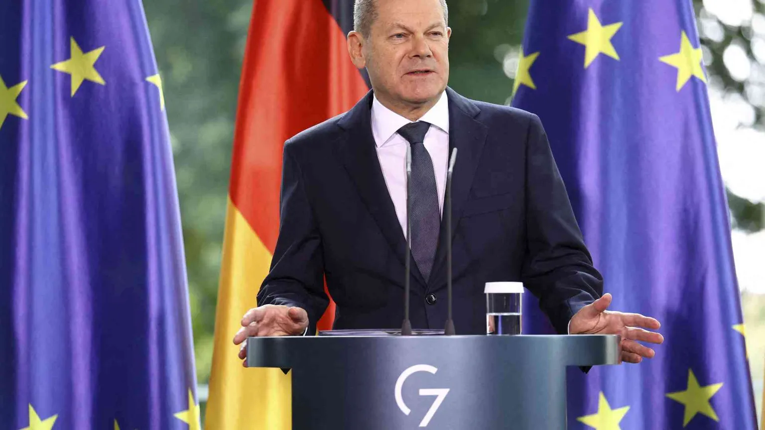 Scholz manca la promessa: il termine «razza» resta nella Costituzione