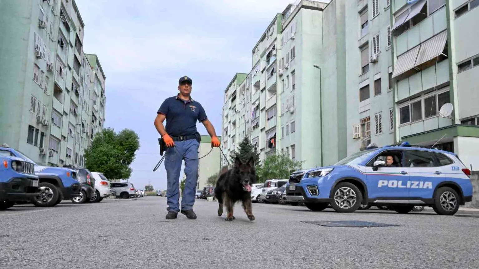 Se le case popolari vengono assegnate dalla camorra e dalle mafie