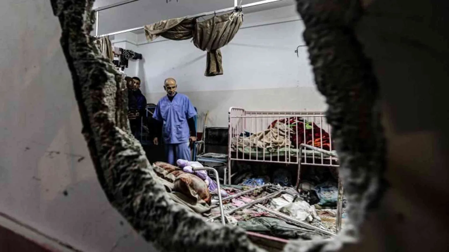Raid e morti nell’ospedale di Khan Yunis. Attentato colpisce in Israele