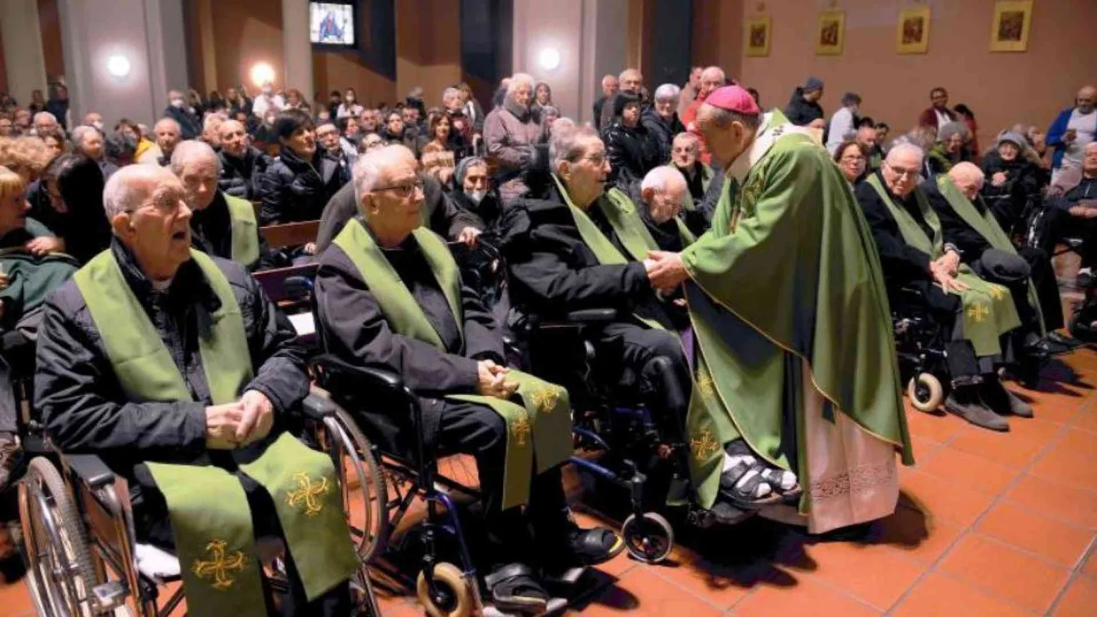 Preti per sempre, l’età non conta. Delpini inaugura residenza per anziani