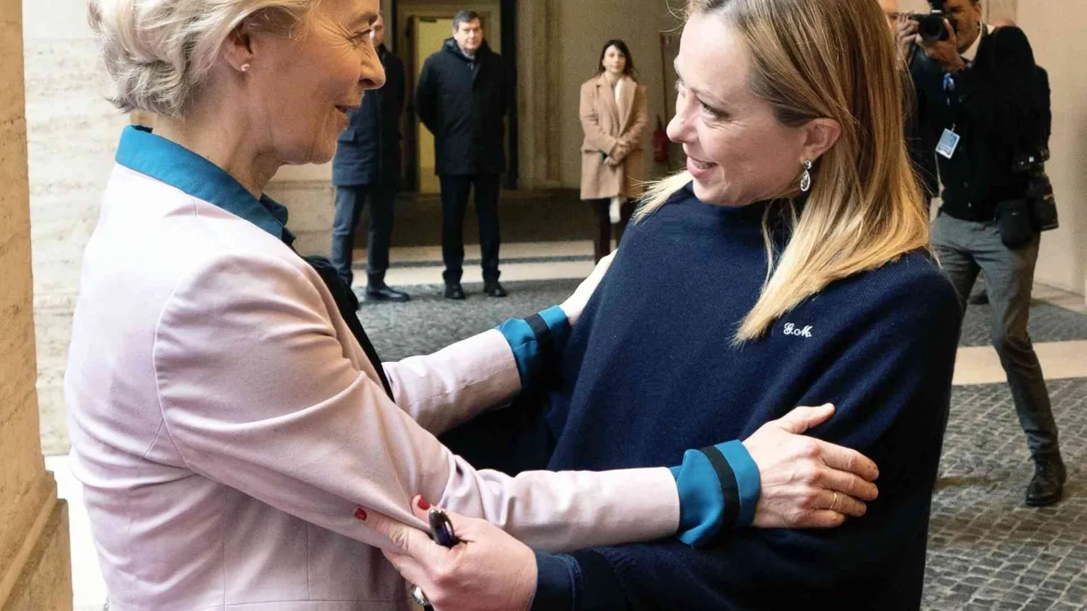 Meloni a Kiev, ecco il patto con Von der Leyen