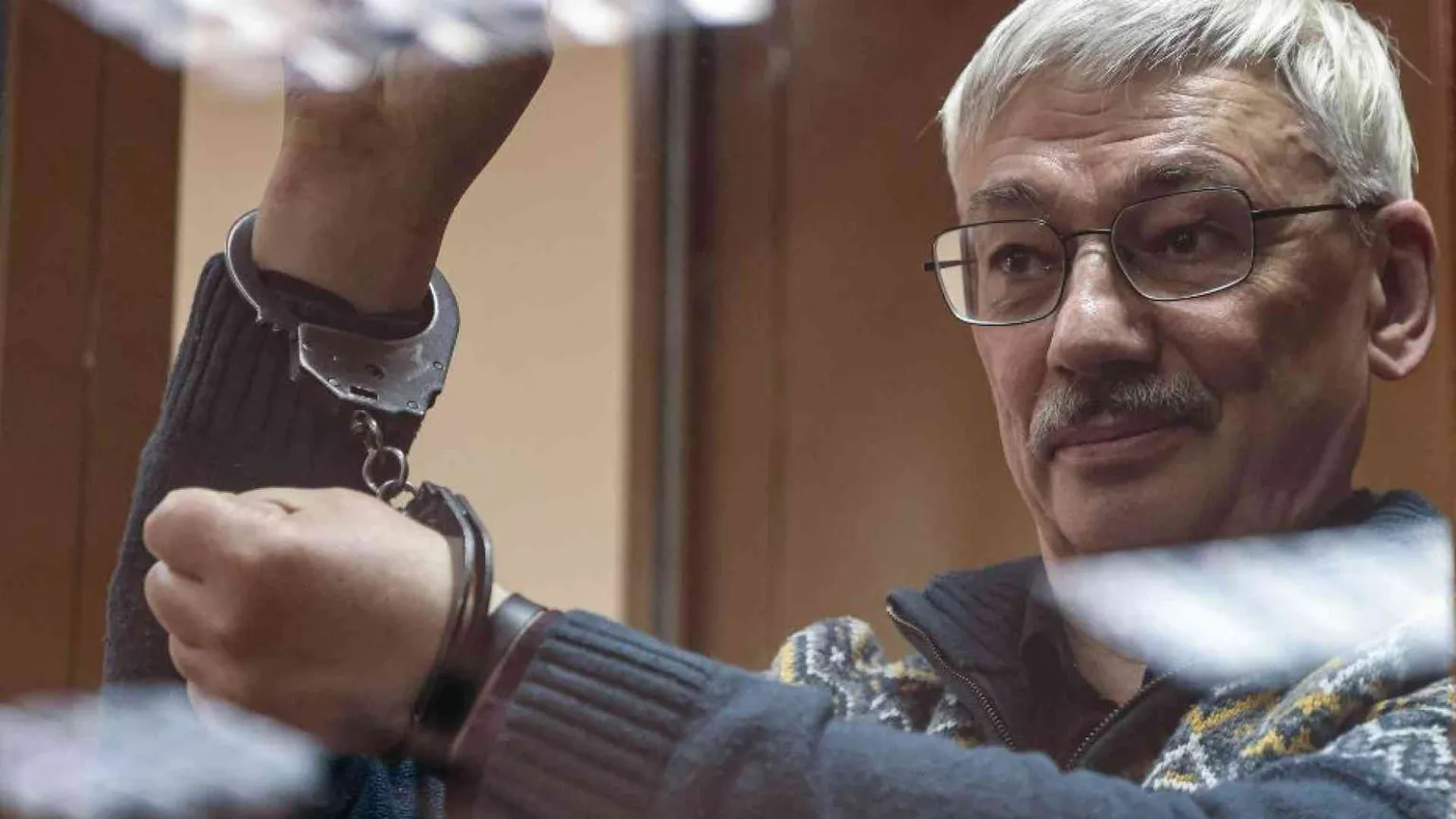 Un altro colpo alla libertà di pensiero: Orlov condannato a due anni e mezzo
