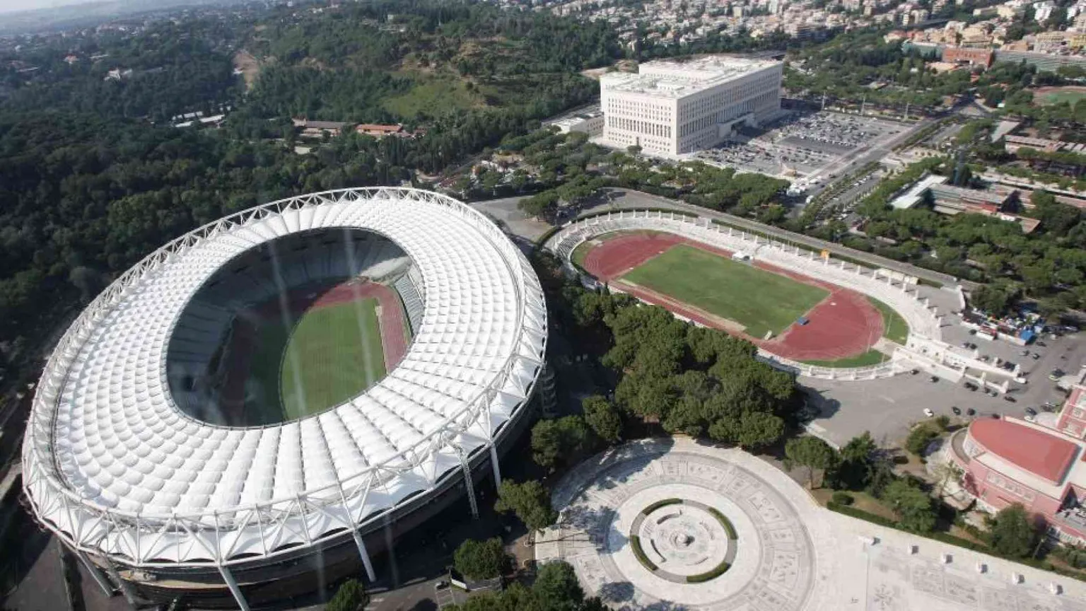 Governo, niente soldi ai Mondiali d'atletica. L'accusa: «Meloni come Raggi»