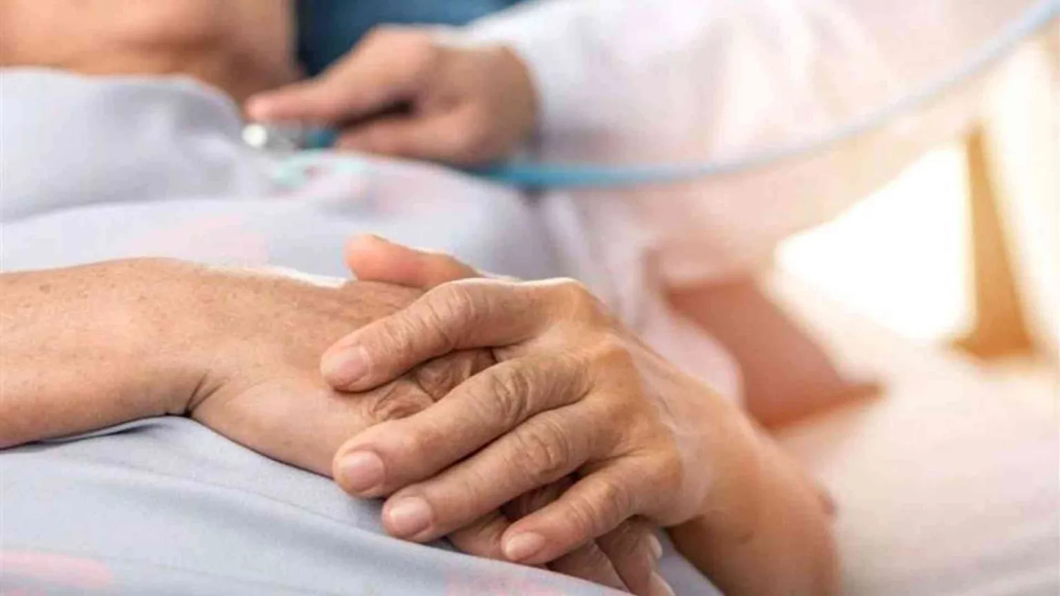 Il Parlamento britannico chiede di migliorare le cure palliative nel fine vita