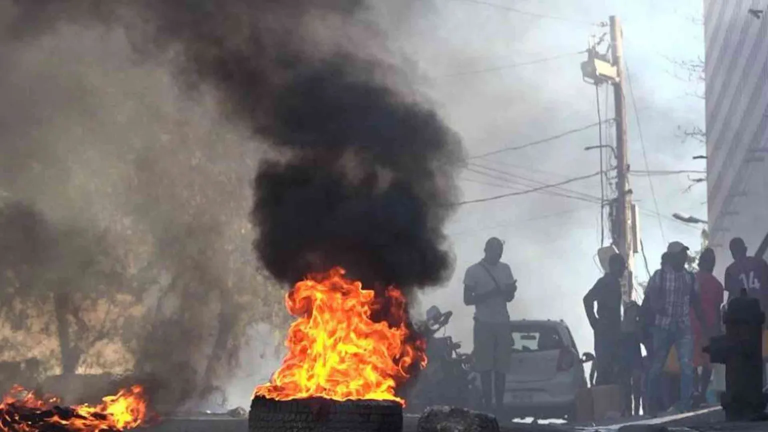Haiti, le gang assaltano due carceri: evasi migliaia di detenuti