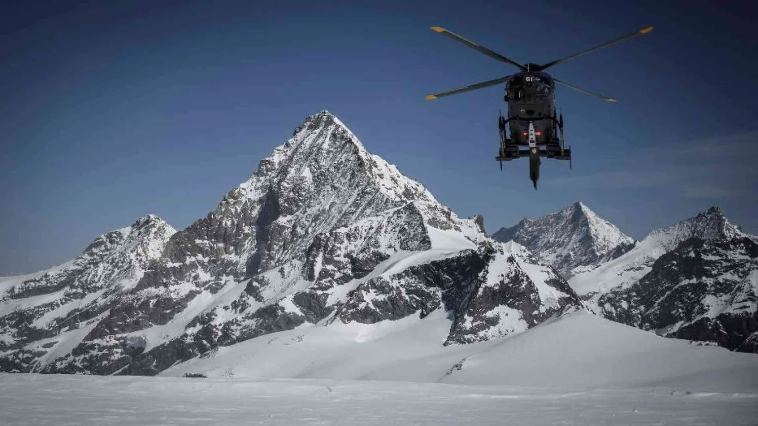 Frane, valanghe e disagi al Nord, scialpinisti morti in Liguria e Svizzera