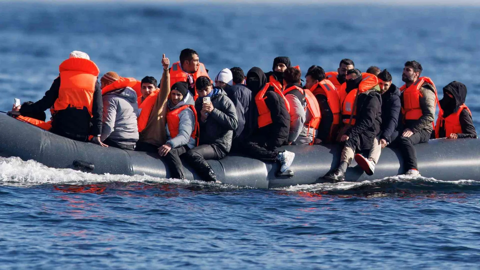 «Un mare di porti lontani», il film che smentisce i luoghi comuni