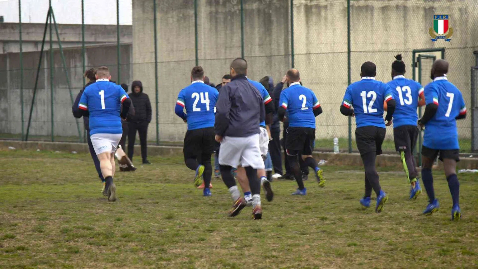 Oltre le sbarre? C'è il campo da rugby