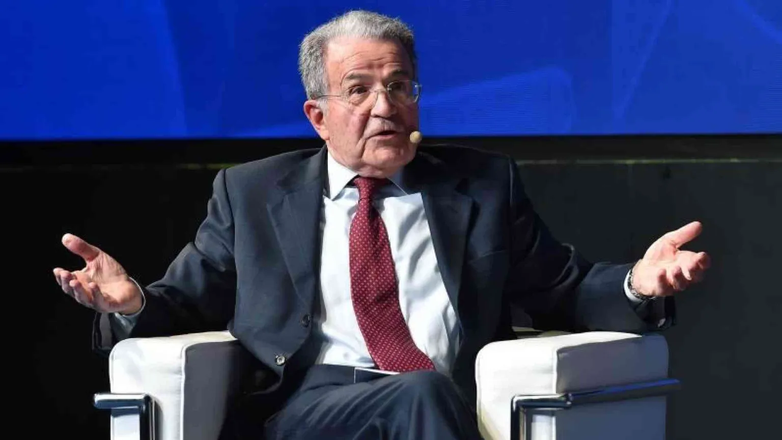 «Ue pane buono ma cotto a metà. Parigi, la battaglia non è l'aborto nella Carta»