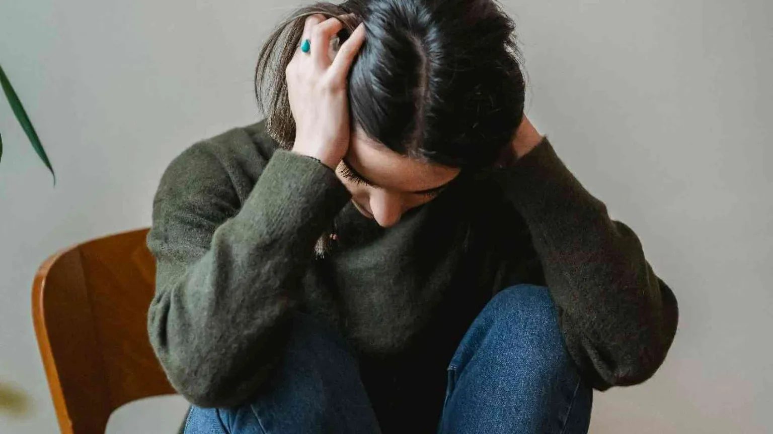 Solitudini, dipendenze, disagio: in crisi la salute mentale dei giovani