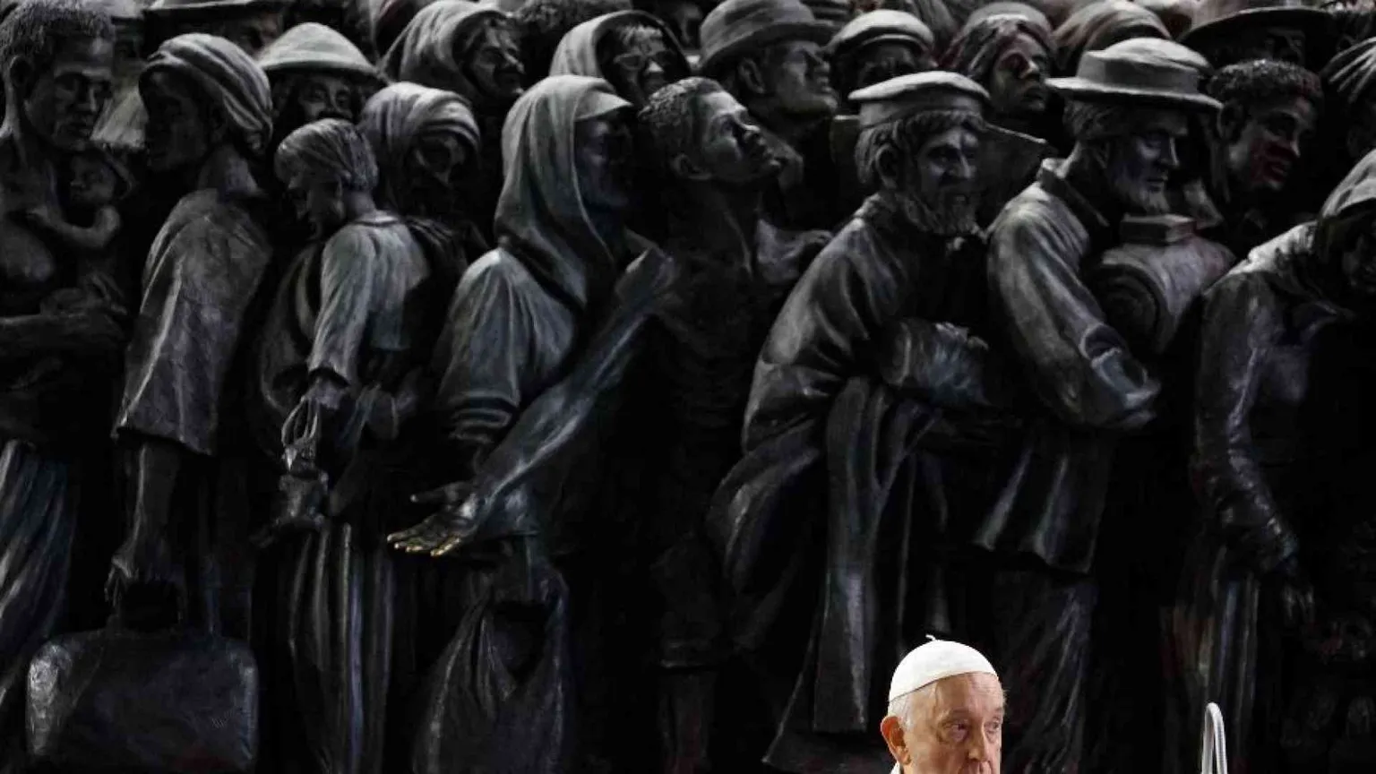 Il Papa: «Non dimenticate la vostra dignità, non siete scarto»