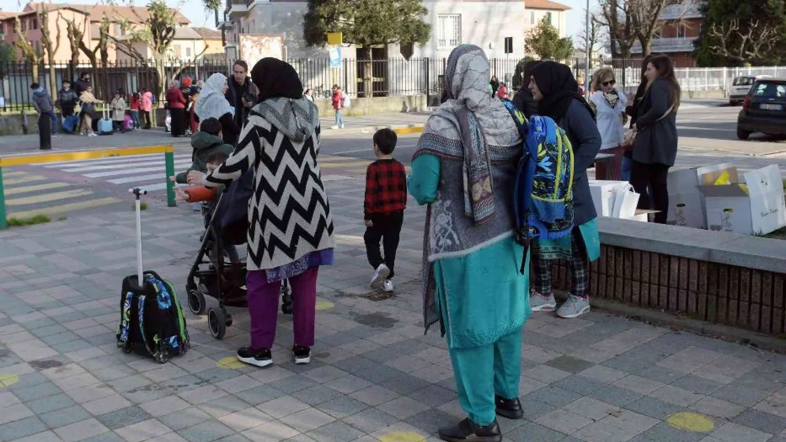 «Lasciateci fare scuola». Il grido dei docenti e l'appello a Mattarella