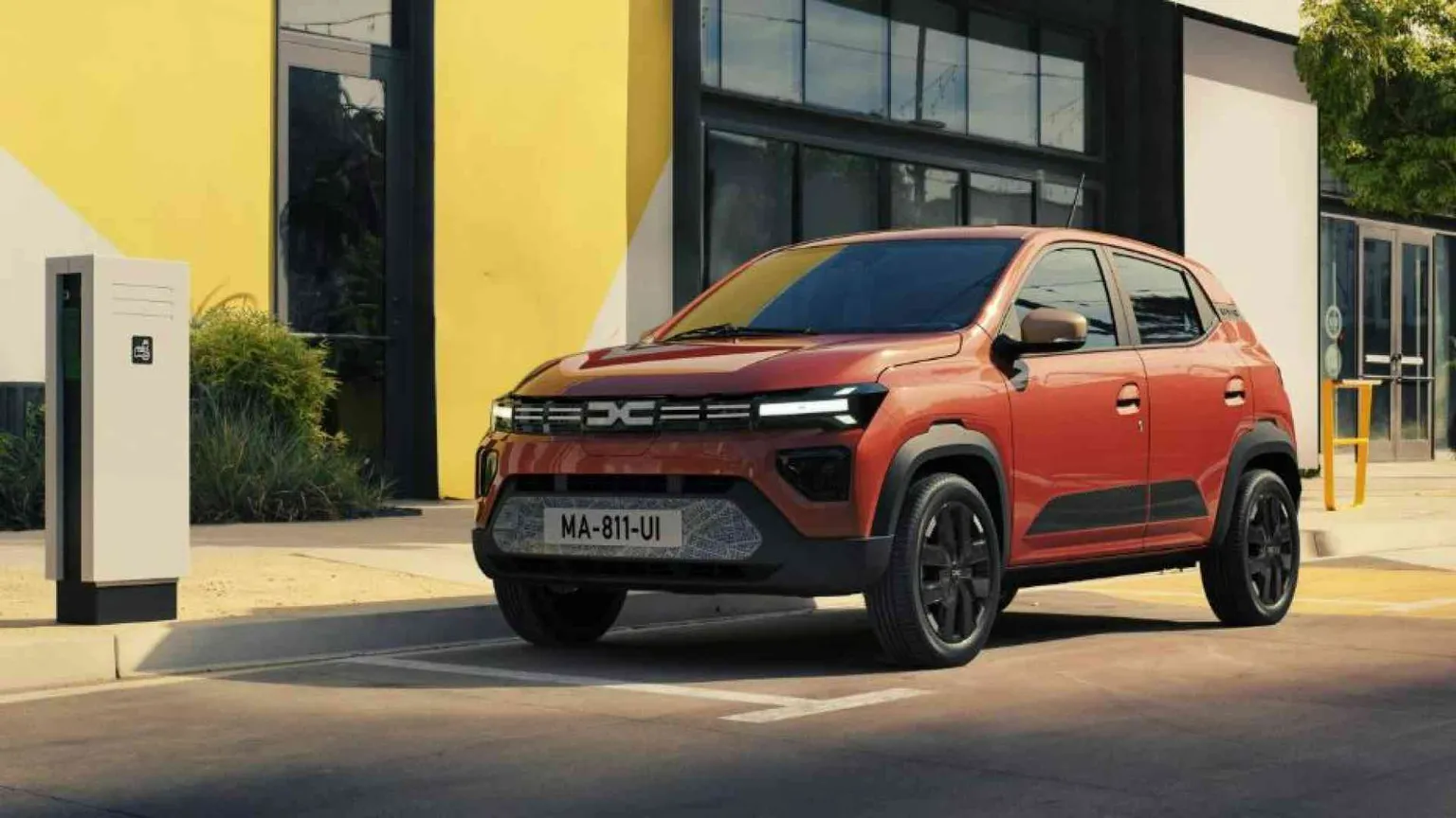Dacia Spring si fa più bella, ma resta la meno cara delle elettriche