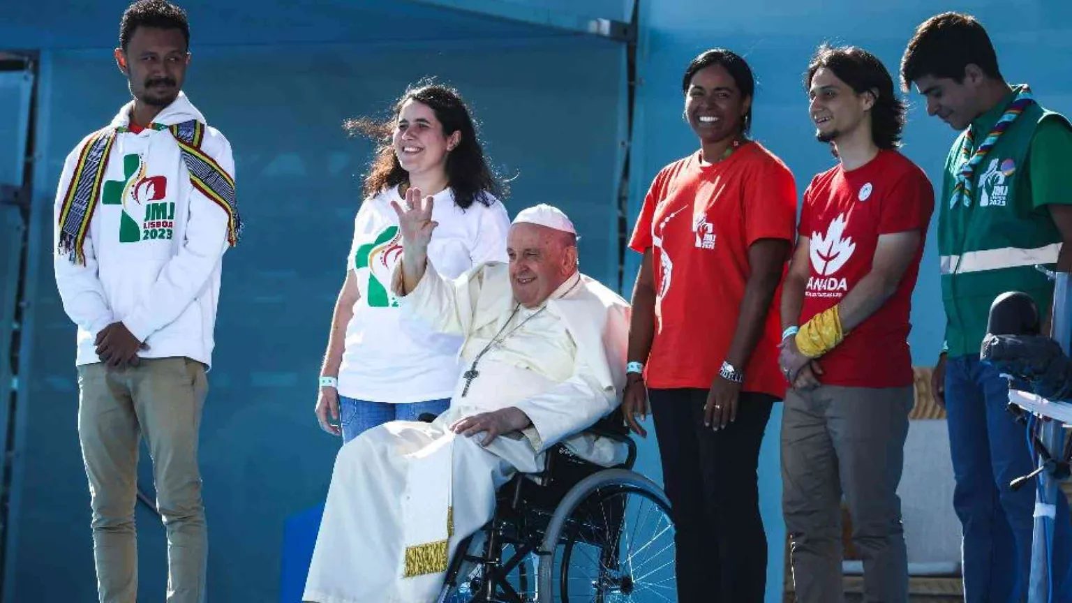 Il Papa ai giovani: Cristo vive e ci ama, con lui artigiani di futuro