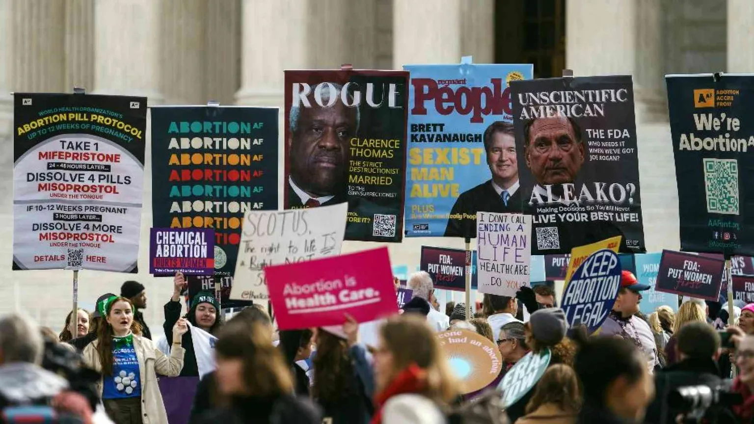 La Corte Suprema “processa” la pillola abortiva