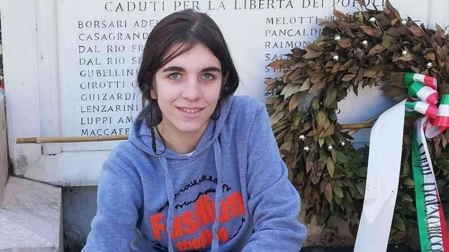 Un centro giovanile in nome di Chiara: «Ragazzi via i cellulari, ora vivete»