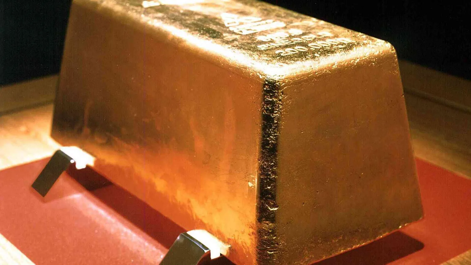 È ancora corsa all'oro: un nuovo record per il bene rifugio più classico