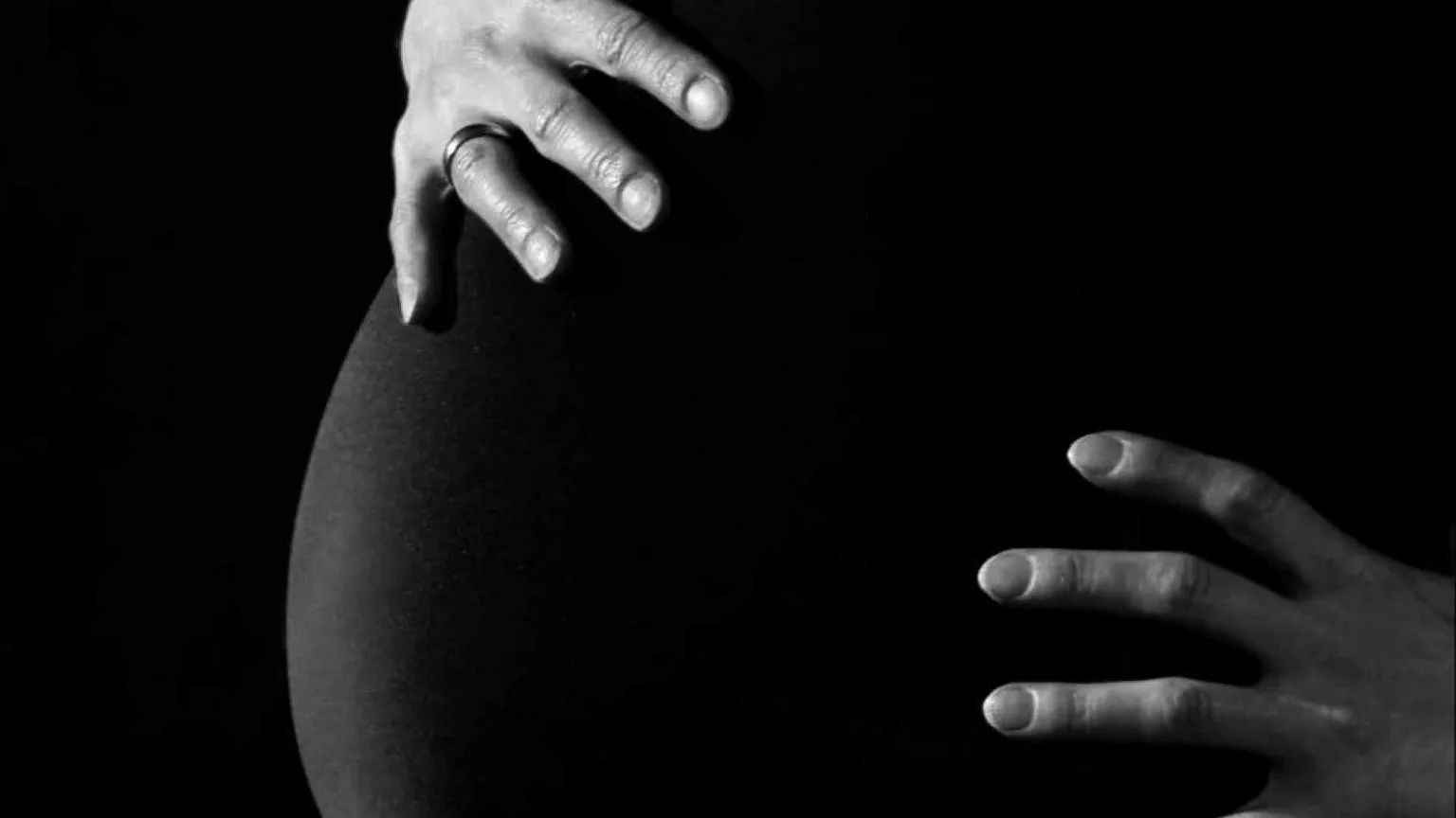 Utero in affitto: la strada (necessaria) dell'abolizione globale