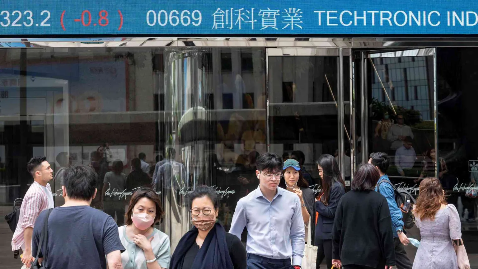 Fitch: «Outlook negativo per la Cina». La replica: «Deplorevole»