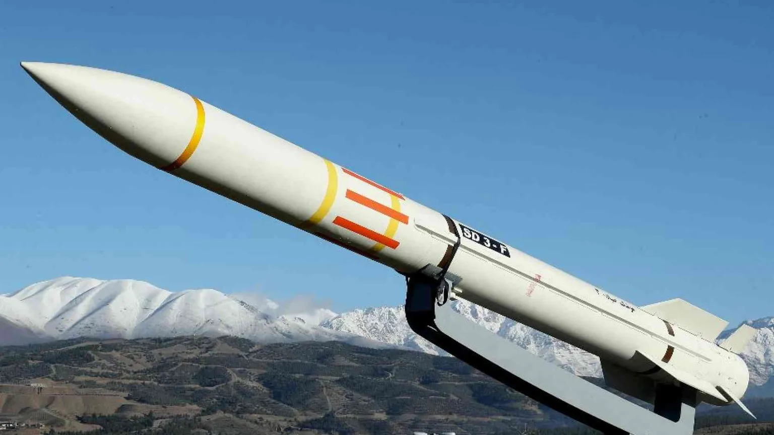I razzi di Teheran e lo scudo israeliano: le armi in campo