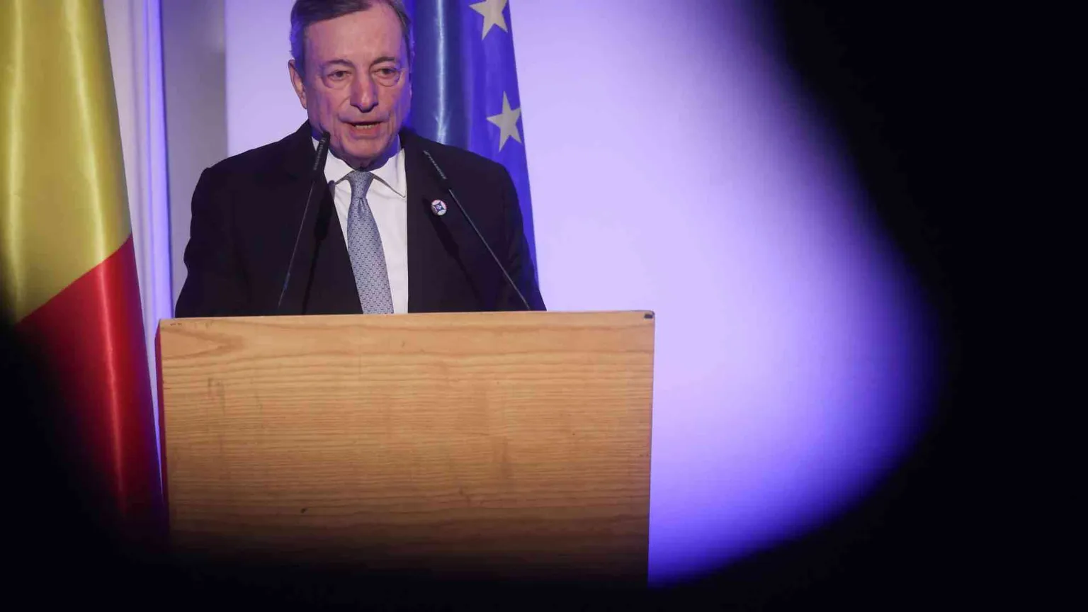 Draghi: cambiamento radicale per la Ue, serve più coesione