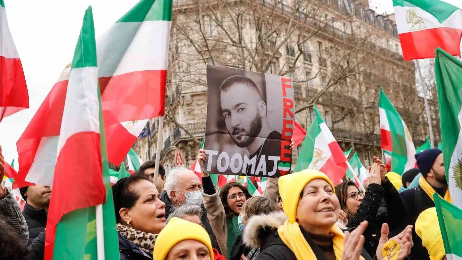 Condannato a morte il rapper iraniano che si schierò con le donne