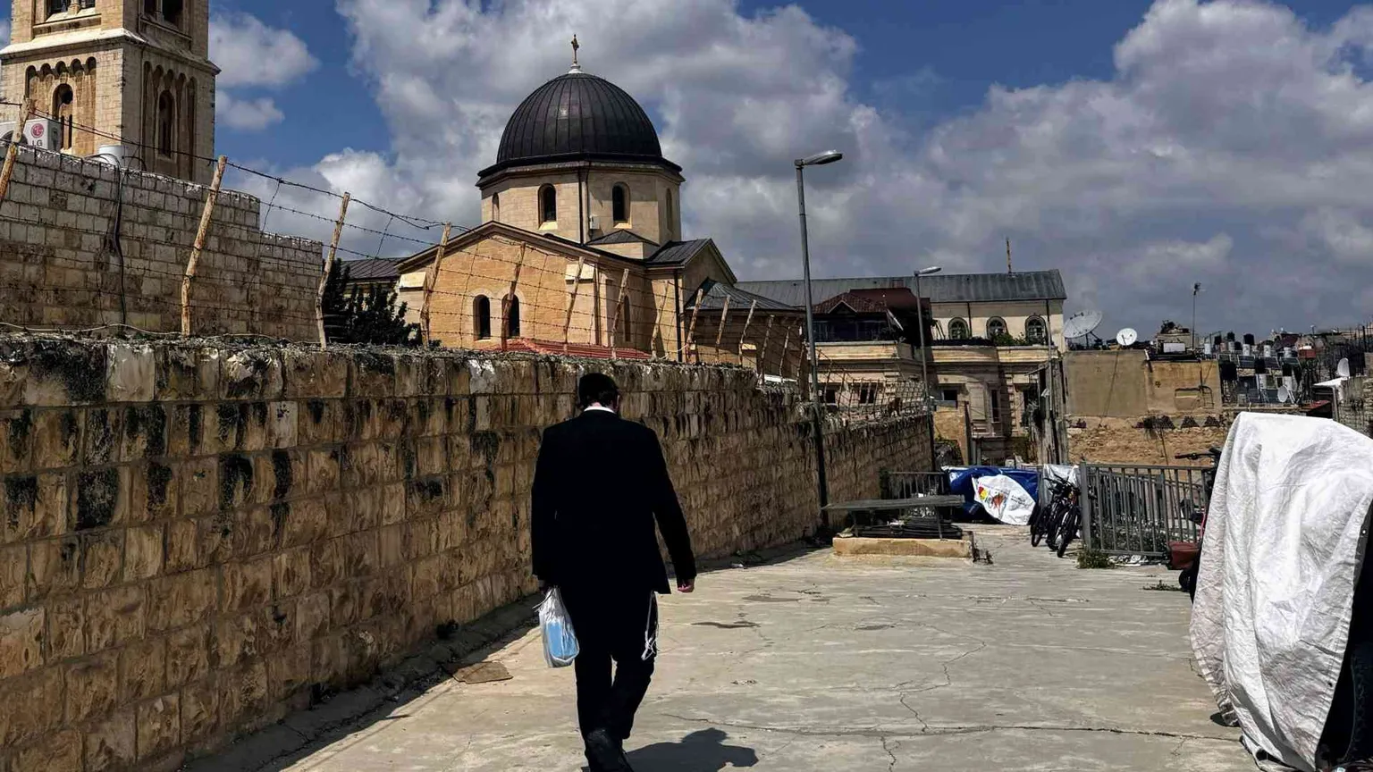Gerusalemme, l'occupazione israeliana è anche sui tetti della Città Vecchia