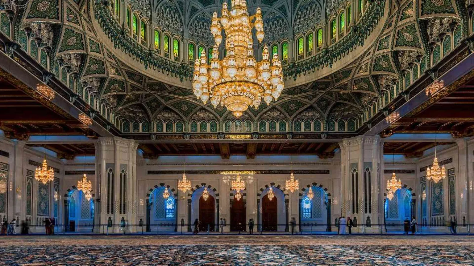 La moschea del sultano Qaboos: l'Oman e la terza via dell'islam