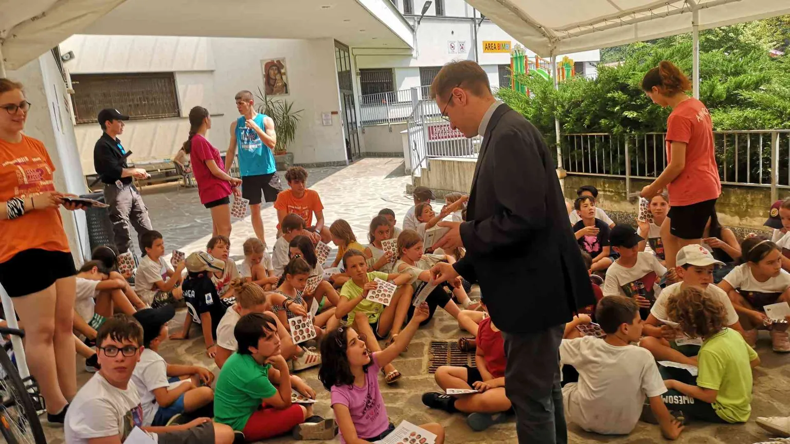 L’esperienza di due animatrici. «Arrivo a sera e dico: ho dato il meglio di me»