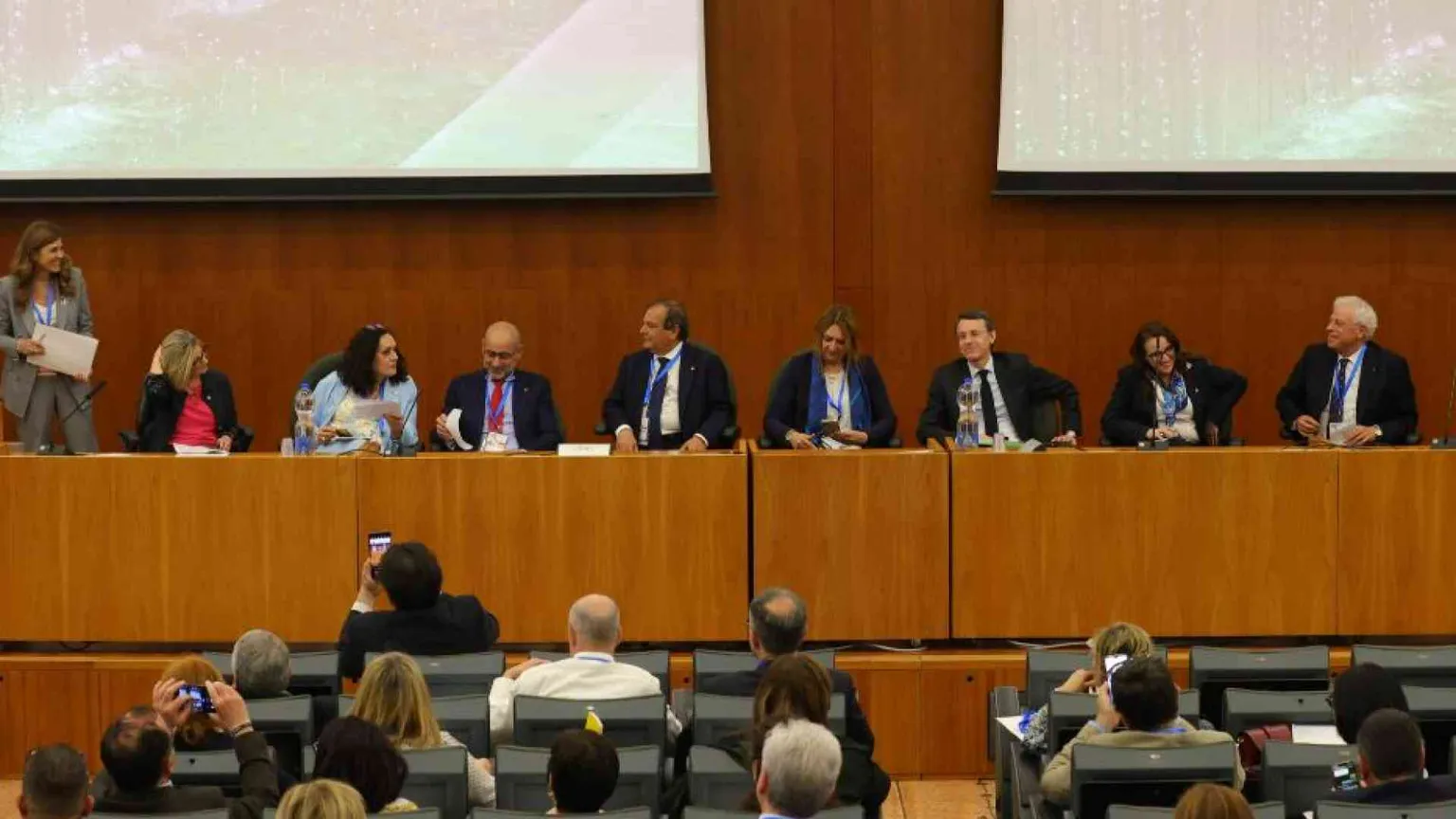 Le professioni sanitarie unite: «Salviamo l’accesso alle cure»