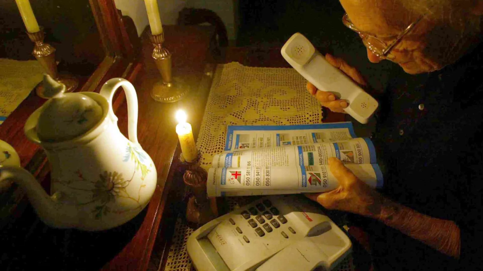 Sgominata una banda che truffava gli anziani al telefono. Ma l'allarme resta